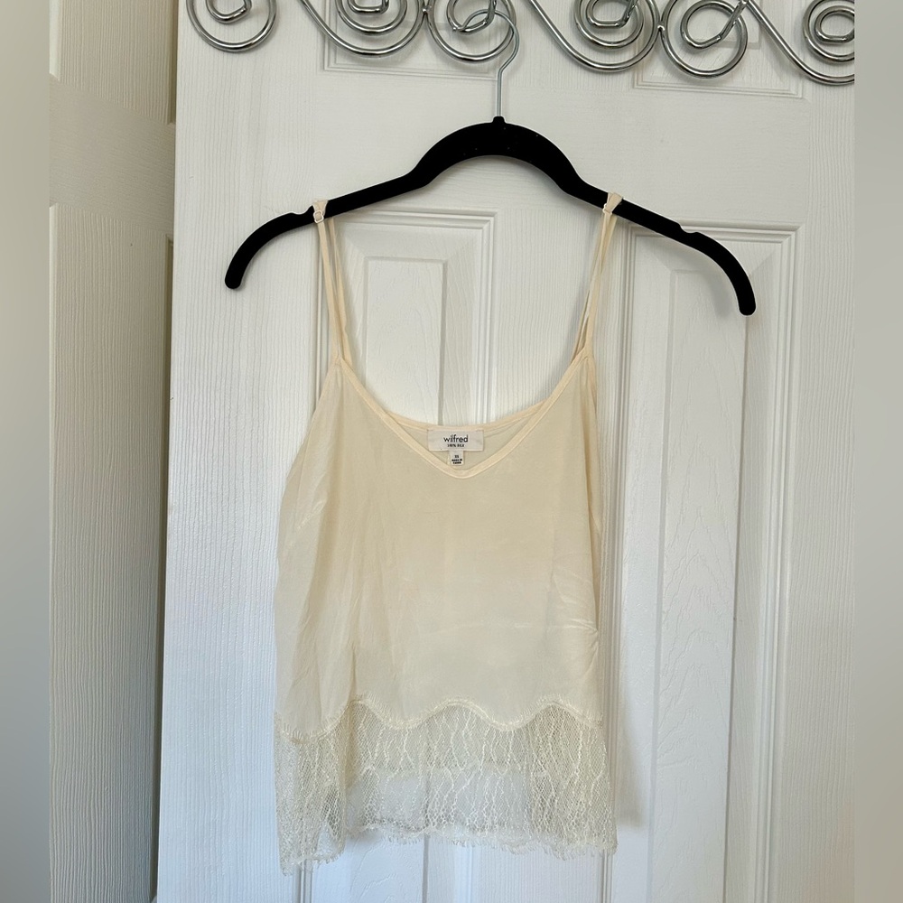 Pretty Aritzia camisole